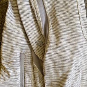 Lululemon Inspire Tight Size 2 Light Grey